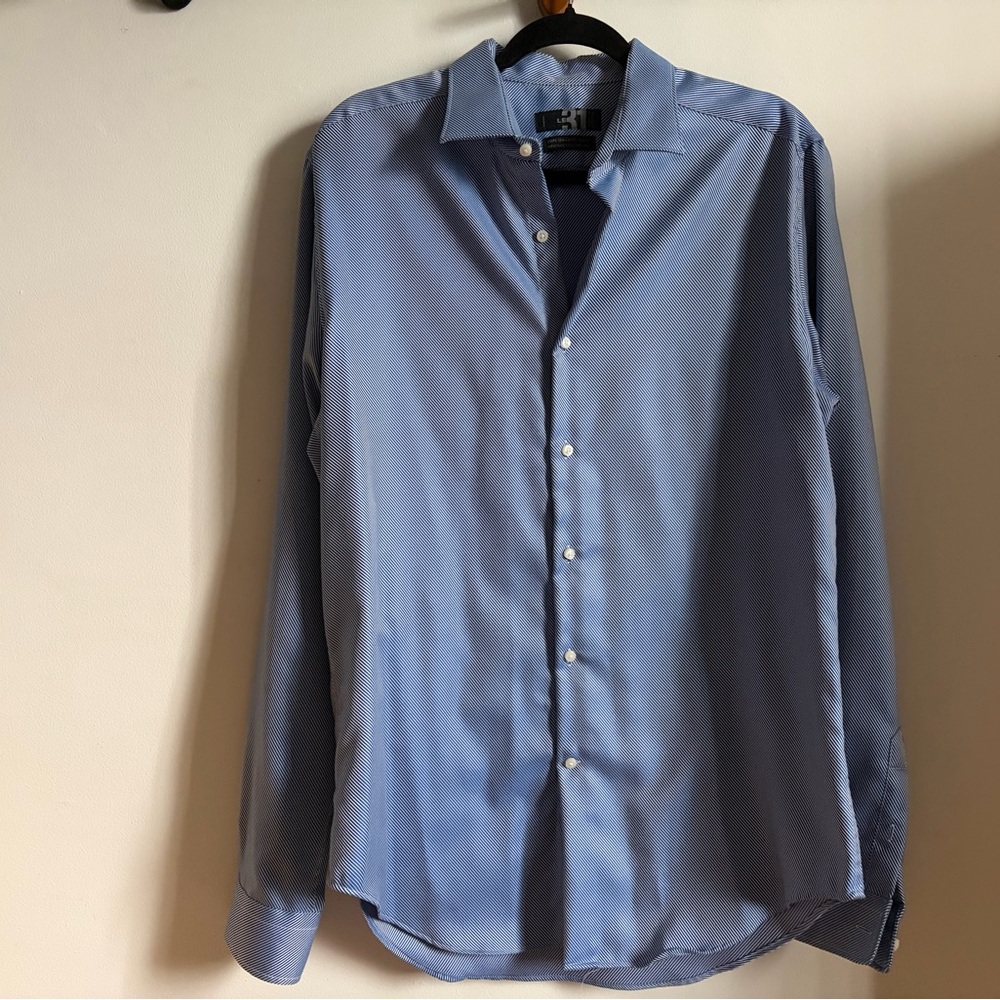 Simons Le 31 Mens Light Blue Dress Shirt - Classic Collared Button-Up
